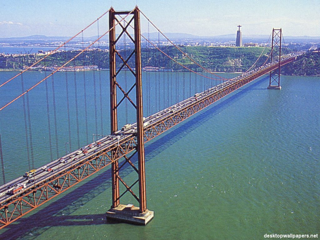 25th april bridge lisbon